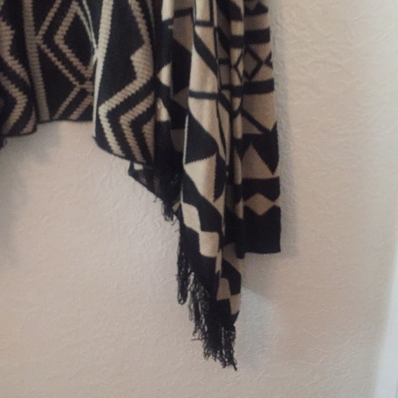 Sweater - Picture 2 of 4